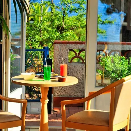 Vtf Clairefont - Hotell