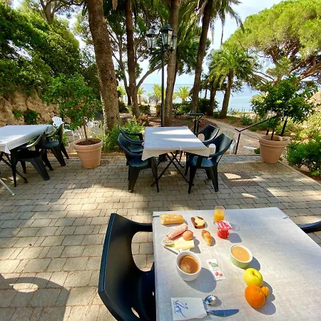 Vtf Clairefont ホテル