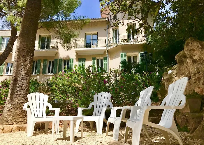 Vtf Clairefont 3* Bandol