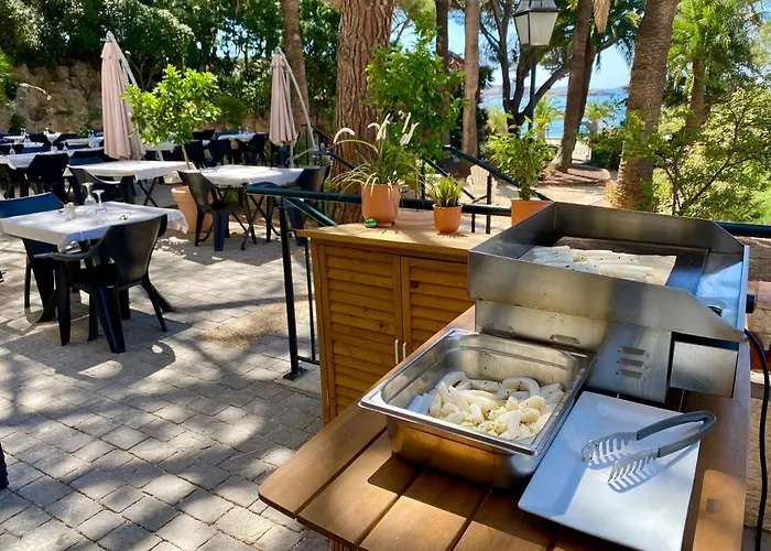 Vtf Clairefont Hotel Bandol