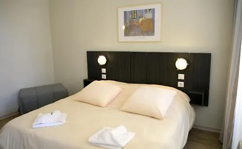 Vtf Clairefont Hotel